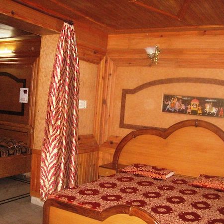 Hotel Arsh International Найнитал Экстерьер фото