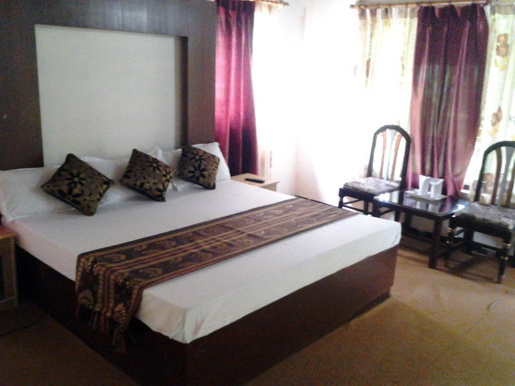 Hotel Arsh International Найнитал Экстерьер фото