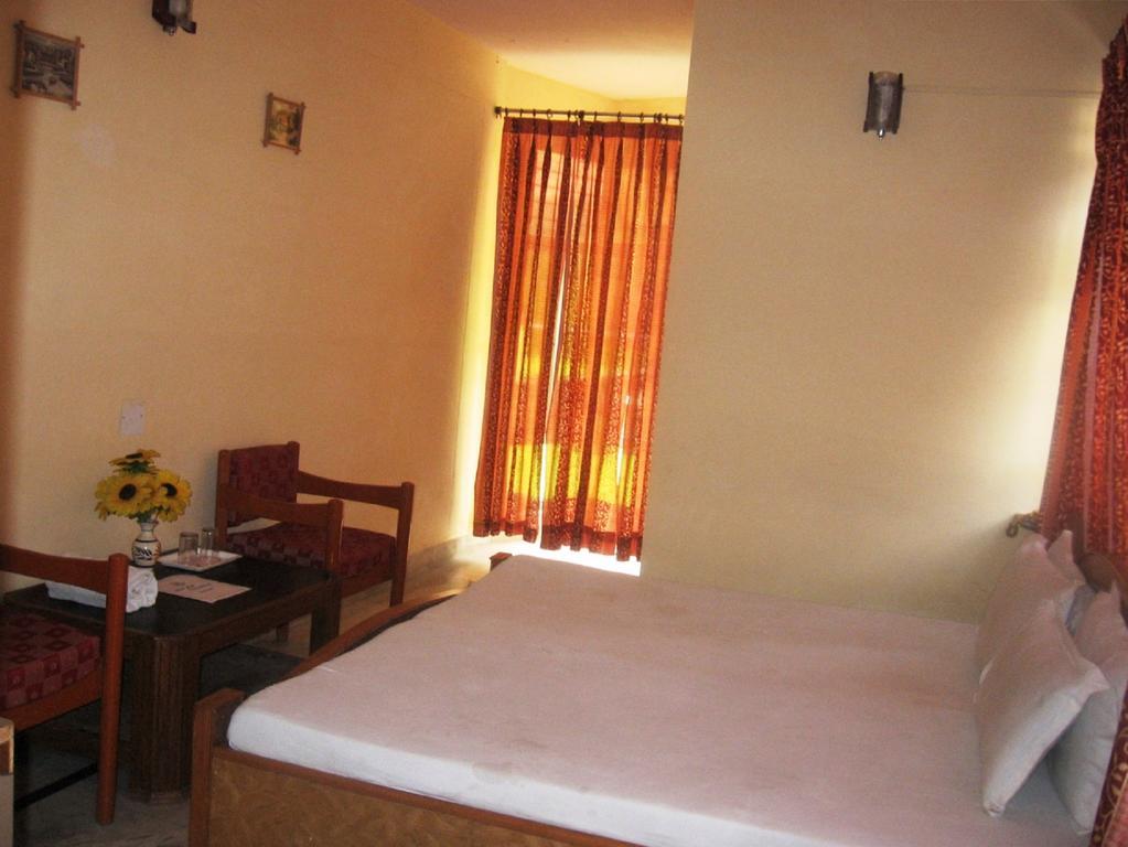 Hotel Arsh International Найнитал Номер фото