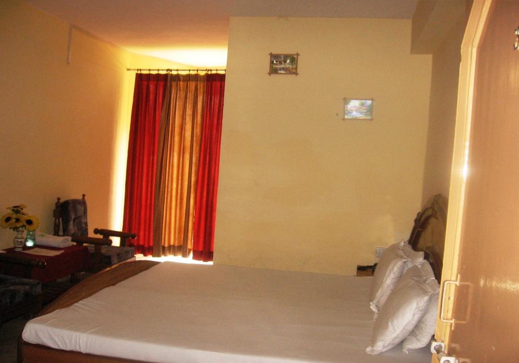 Hotel Arsh International Найнитал Экстерьер фото